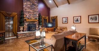 Best Western Inn of Pinetop - Pinetop-Lakeside - Living room