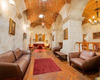 Hotel Los Tambos Colonial - Arequipa - Living room