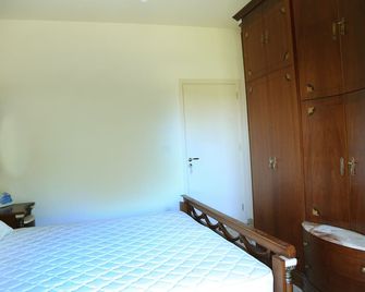 Al Azizain's residential complex - Batroûn - Bedroom