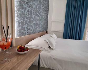 Hotel Maiuri - Pompei - Bedroom