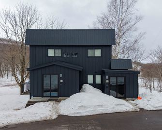 Niseko Town, Toyosato A near Hirafu, Niseko village and 30' Risutsu - Niseko - Gebäude