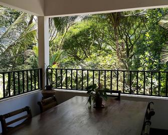 Riverside Homestay Apartments - Kandy - Balcony