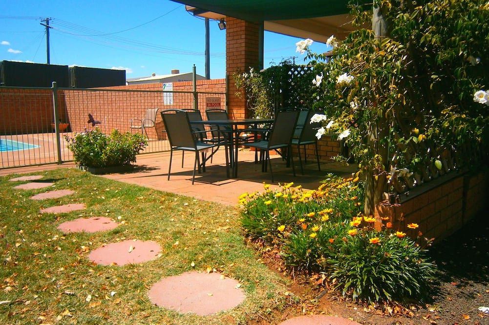 آرون إن موتل