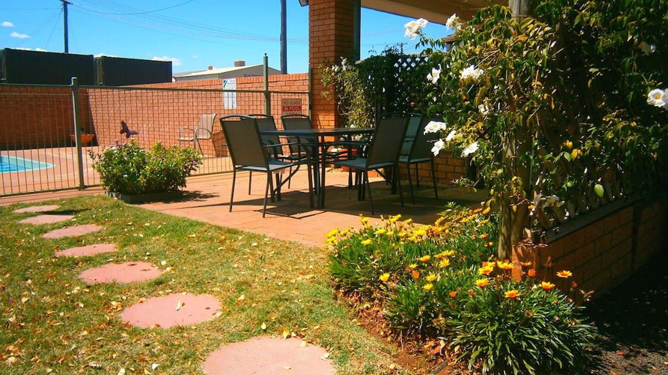 อารอน อินน์ โมเทล