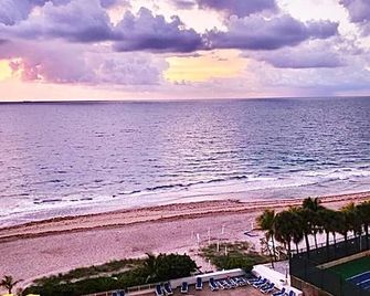 Charming 1-bedroom hotel in delightful Fort Lauderdale. Direct ocean view. - Fort Lauderdale - Playa