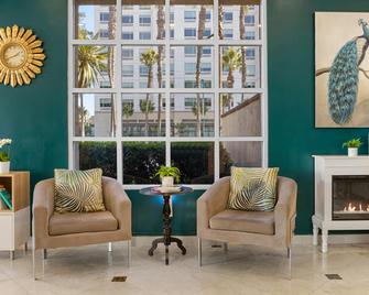 Peacock Suites - Anaheim - Lobby
