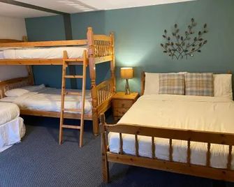 Loch Ness Backpackers Lodge - אינברנס - חדר שינה