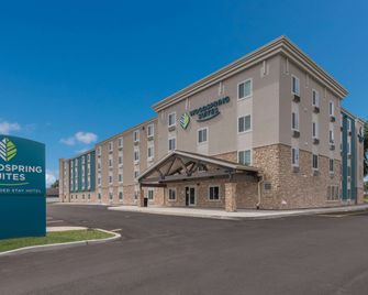 Woodspring Suites Philadelphia Northeast - Philadelphia - Building
