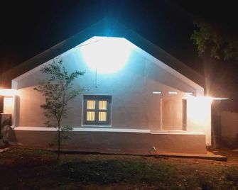 Laliz - Hikkaduwa - Building