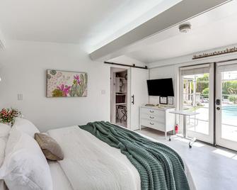 5 Blocks to El Paseo Palm Desert Casita with Pool - Palm Desert