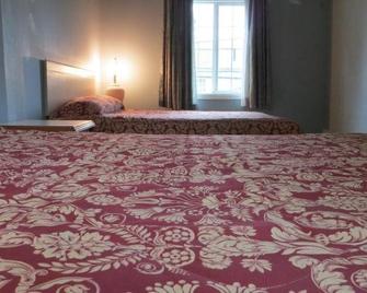 Madison Suites Motel - Portland - Habitación