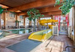 Comfort Suites Green Bay 68 1 5 0 Green Bay Hotel Deals