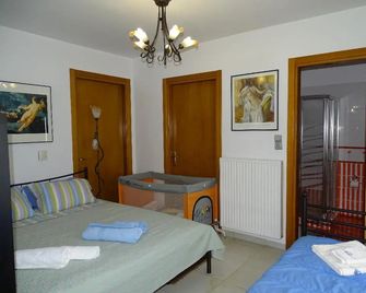 Dreamy studio with private garden - Glyfada