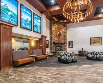 Holiday Inn Express & Suites Kalispell By IHG - Kalispell - Sala d'estar