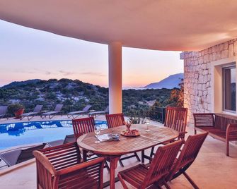 Hill House Adult Only - Kaş - Balkon