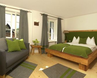 Hotel Gasthof zur Post - Sankt Gilgen - חדר שינה