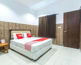Bumi Aditya Hotel - Senggigi - Phòng ngủ