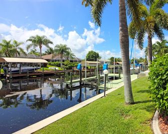 Key Largo SW Cape - waterfront private home locally owned & managed, fair & honest pricing - Cape Coral - Außenansicht