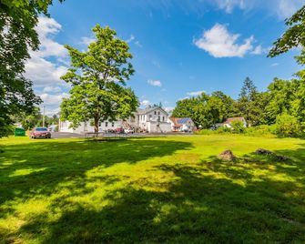 Historic Hotel Broadalbin - Broadalbin - Outdoor view
