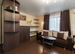 Mar'in Dom Na Sakko I Vantsetti 54 Apartments - Yekaterinburg - Living room