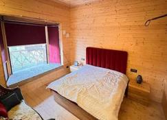 Yellow Pine Luxury Cottages - Jammu - Bedroom