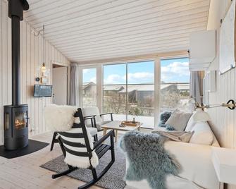 3 bedroom cozy home in Lundby - Lundby - Sala de estar