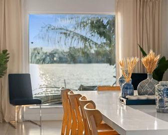 Casa Santorini Waterfront Pool - Miami - Eetruimte