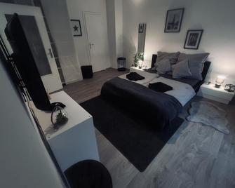 Deluxe Doppelzimmer in Bester Lage - Essen - Bedroom