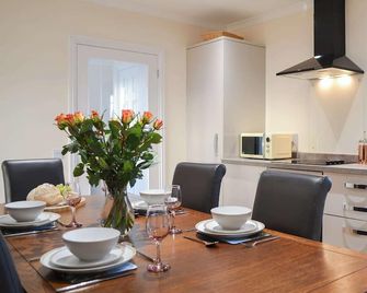 3 bedroom accommodation in Near Lochboisdale - Isle of South Uist - Dining room