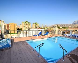 Sol y Sombra - Benidorm - Piscina