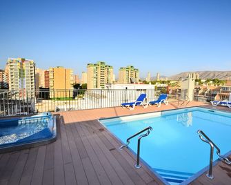 Sol y Sombra - Benidorm - Havuz