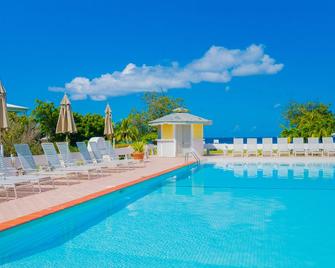 ألاماندا بيتش هوتل - سانت جورجز - حوض السباحة