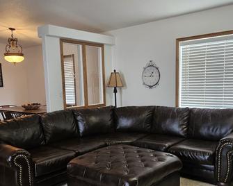 Thompson House - Thompson Springs - Living room