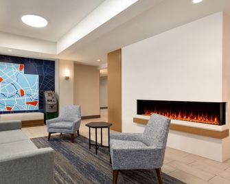 Holiday Inn Express & Suites Salt Lake City-Airport East By IHG - Salt Lake City - Edificio