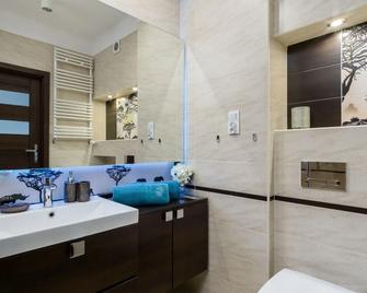 Elite Apartments Albatros Towers - Gdansk - Bathroom