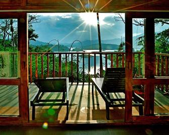 Wayanad Silver Woods Hotel - Tariyode - Balkon