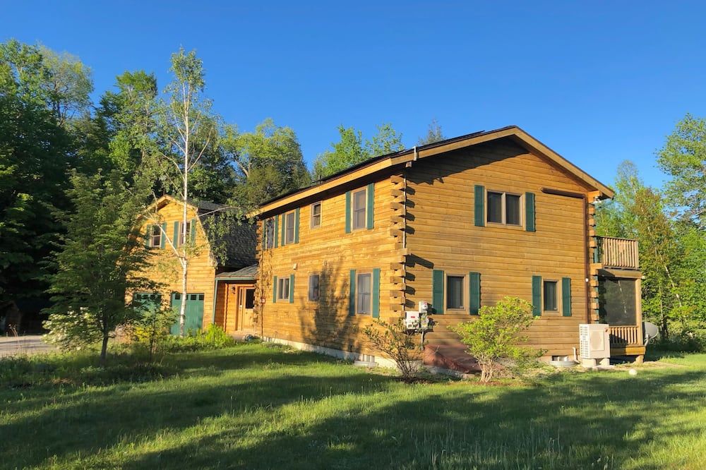 Beautiful four season lakeside log home close to all Berkshires attractions.