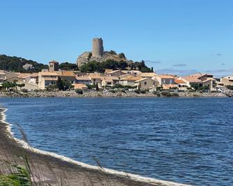 Stylish large house with heated pool in historic village - Bize Minervois