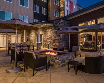 Residence Inn by Marriott Charlotte Steele Creek - Charlotte - Patio