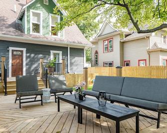 The Prescott. Bold Luxury. Historic Glamour! 5 miles from downtown Indy - Indianápolis - Patio