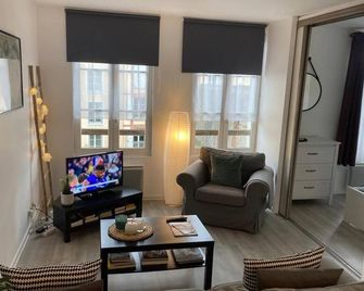 Le Clos Léonard Honfleur - Honfleur - Wohnzimmer