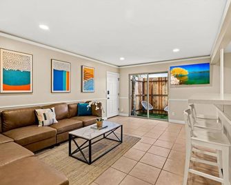 Los Aguajes - Santa Barbara - Living room