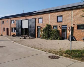 Belevingshoeve De Smishoeve - Heers - Gebäude