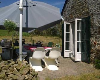 Holiday house Putanges Pont Écrepin for 1 - 8 persons with 4 bedrooms - Detached holiday house - Ménil-Hermei - Patio