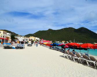 Casa Julian Fleur De Mer Sint Maarten - Upper Prince's Quarter - Beach