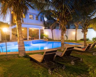 لا ريزيدنس داكار - داكار - حوض السباحة