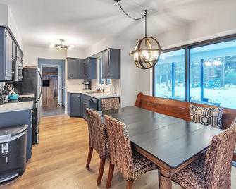 Clean Fresh Spacious in Lake Harmony! - Lake Harmony - Salle à manger