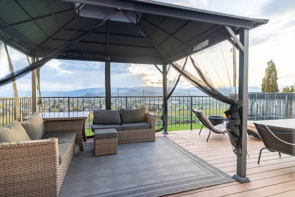 Perfect retreat LEGAL BNB 4 rooms on site. Group bookings available. - קלונה - מרפסת