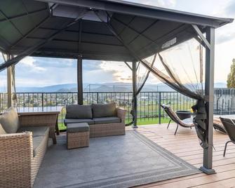 Perfect Retreat Legal Bnb 1 Room.Sleeps Two - Kelowna - Balcony