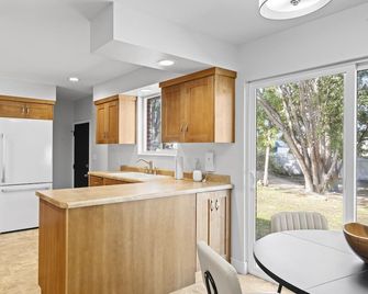 Retro Retreat Newly Renovated in SoJo - South Jordan - Cocina